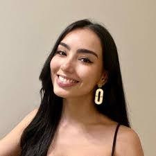 Alejandra Thomas's Instagram, Twitter & Facebook