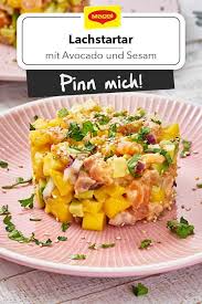 lachstatar mit avocado und sesam rezept lebensmittel essen lachstatar mit avocado salat mit lachs