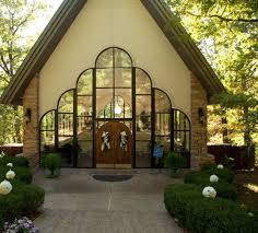 Stonegate Glass Chapel In Branson Missouri Brides Room Glass Chapel Chapel