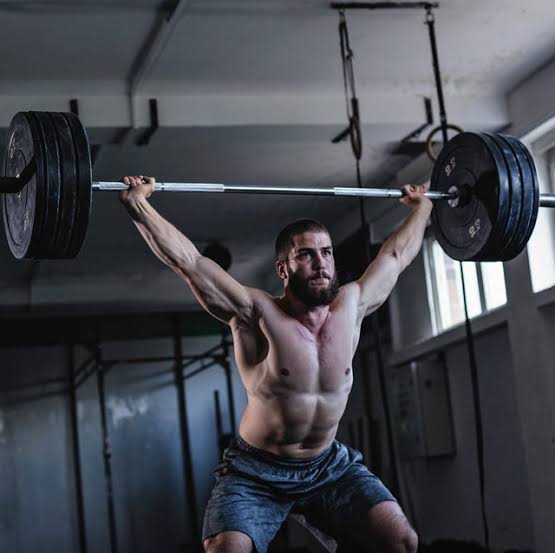 Power Snatch Exercise - What to Know About the Weightlifting Move