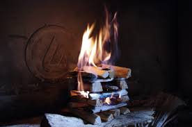 Pour avoir chaud tout l'hiver, commandez dès maintenant votre vitre insert sur mesure ! Comment Allumer Un Feu Chauffage Au Bois