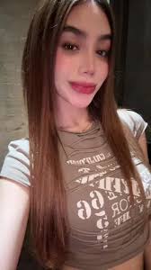 Dominik Armenta En Yate Amarillo