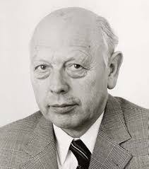 Kristin Scholl's Instagram, Twitter & Facebook