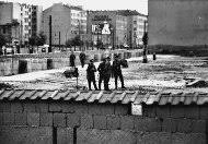 November 1989 fiel die berliner mauer. Berlin Wall Memorial The Berlin Wall Expanding The Wall