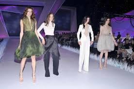 Dobrze radzi sobie zarówno w pokazach, jak i w sesjach zdjęciowych, ale przeciętny wzrost (172 cm) raczej nie pozwoli jej podbić zachodnich wybiegów. Final Top Model 3