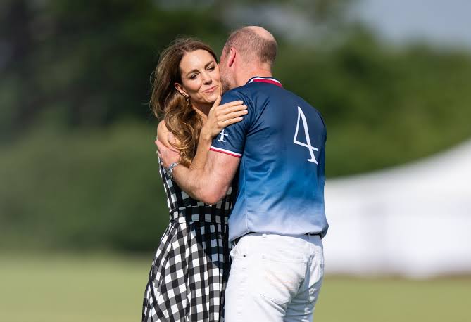 Prince William and Kate Middleton &ldquo;Feel Free&rdquo; to Show &ldquo;Intensity of Their  Love&rdquo;