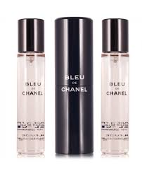 Un parfum intemporel, anticonformiste, contenu dans un flacon d'un bleu énigmatique. Chanel Bleu De Chanel Eau De Toilette 3 X 20 Ml Perfumetrader