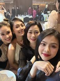 Hội bạn thân chất lượng của Vân Trang giữ nét giản dị khi tụ họp