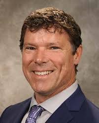 Daniel Reeves's Instagram, Twitter & Facebook