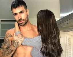 Prontamente, o rapaz já respondeu a opção b, para surpresa da beldade. Ex Bbb Rodrigao Aprova Novo Visual Da Mulher Adriana Sant Anna Morena Mais Linda Quem Quem News