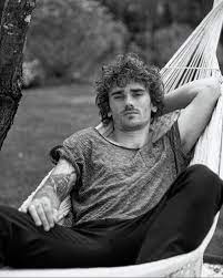 €60.00m* mar 21, 1991 in mâcon, france. Antoine Griezmann Fanpage On Instagram Quelques Photos D Antoine Dans Le Magasine Tetumag Teamgrizi Tw Antoine Griezman Antoine Griezmann Griezmann