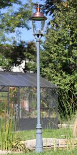 Eine große standlaterne für den garten gibt es in vielen varianten und aus verschiedenen materialien. Anleitung Zur Montage Einer Mastleuchte Betonieren Eines Fundaments Fur Aussenlaternen Terra Lumi