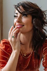 Cara Cotter's Instagram, Twitter & Facebook