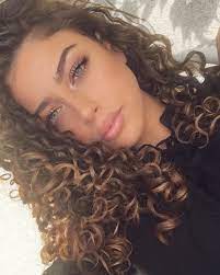 Curly short hair can look sweet, sexy, sleek, messy and always, always chic. Pretty Girls That Have Curly Hair Novocom Top