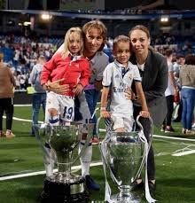 New video luka modric transformation before and after (face & hair style & teeth). Sta Je To Luka Modric Supruzi Pripremio Za Njezin RoÄ'endan Ovo Bi Pozeljela Svaka Zena Novi Ba
