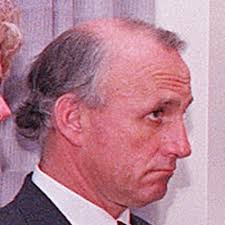 Longtime Globe editor Larkin sets retirement