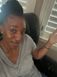 LET'S WELCOME OUR NEW SISTERS! 👑💓 BEING A PART OF A SISTERHOOD SHOULD  FEEL LIKE MEDICINE TO YOUR SOUL 👑💓 ♥️ Sisterhood In Action Looks Like...  👑💓 Queens who Invest in each