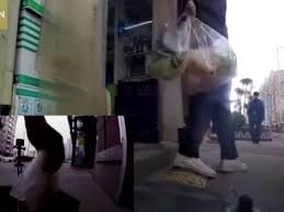 Ada banyak sekali kereta api di indonesia. Wanita Guna Kereta Kawalan Jauh Beli Makanan
