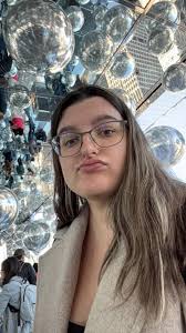 Hi everyone! My name is Hannah, I'm 19 and I'm working at VUMC from January  2025-June 2025. I'm looking for a sublet with a roommate/roommates  preferably female college age. I'm pretty social