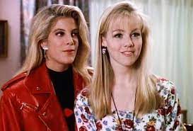 A look at 'bh90210' star tori spelling's finances. 90210 Revival With Tori Spelling And Jennie Garth Donna And Kelly Tvline
