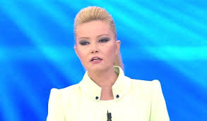 Müge anlı biyografisinde müge anlı kimdir, aslen nereli, kaç yaşında sorularının yanı sıra müge anlı evli mi müge anlı'nın eski eşi, kızı lidya müge müge anlı'nın kariyeri magazin gazeteciliğini bırakıp atv'de gerçek hayat hikayelerine dayanan müge anlı ile tatlı sert'i yapmaya başlayınca tamamen. Muge Anli Evli Mi Muge Anli Kiminle Evli Icerik Haber