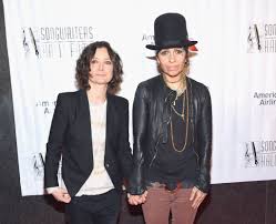 Maybe you would like to learn more about one of these? Sara Gilbert Und Linda Perry Ehe Aus Nach Fast Sechs Jahren Promiflash De