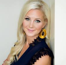 Amy Cerruti's Instagram, Twitter & Facebook