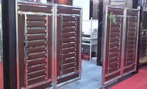 Here are our 15 simple and latest after putting all your savings into building your dream house, securing it with an ordinary gate instead, invest in stainless steel gate designs, which look classy, elegant and increase the value of. Stainless Steel Main Gate Designs Decorchamp