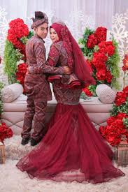 Cunduk mentul yang dipakai juga berbeda dari baju pengantin adat jawa solo lainnya. Fiqa Wedding Couture Couturefiqa Twitter