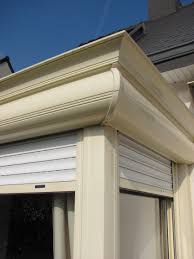 Tout à l'égout, chauffage gaz de ville, toiture en excellent état, double vitrage pvc et alu avec volets roulant électriques sur le bas, parcelle constructible sur le côté de la maison qui peut permettre de construire un autre garage et de transformer l'actuel en suite parentale ou d'agrandir l'espace de vie. Achat De Volet Roulant Sur Mesure Pour La Protection De Votre Veranda