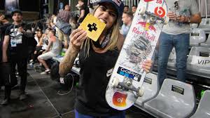 Han pasado ya tres meses desde que neymar terminó su famoso noviazgo de varios años con la actriz bruna. Neymar Levanta Suspeita Sobre Romance Com Skatista Leticia Bufoni