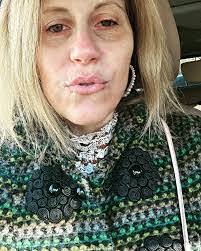 Lindsay Silverstein's Instagram, Twitter & Facebook