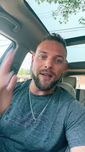 Shane Wells's Instagram, Twitter & Facebook