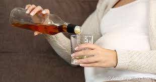 Noch schlimmer wird es, wenn man die tatsache berücksichtigt, „dass dem baby die alkohol abbauenden enzyme fehlen, so doktor ela. Schwangerschaft Alkoholschaden Werden Ubersehen Netdoktor