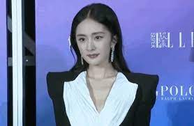 Jun 06, 2021 · 34歲大陸女星楊冪擁有姣好臉蛋和火辣身材，在戲劇和綜藝都表現亮眼，人氣超高。她最近忙著拍攝《愛的二八定律》，在拍戲現場被捕獲穿著性感裝，好身材讓一旁的男助理也忍不住偷看。 Bshmyc7fbvudem