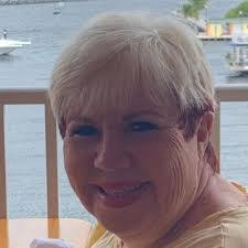 Carolyn Presnell's Instagram, Twitter & Facebook