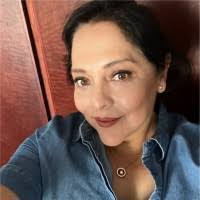 Lilia Bustos's Instagram, Twitter & Facebook