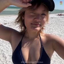 hi!!! my name is megan bresnahan and i'm from columbus, ohio! i am 100%  committed to boston college in mcas as a math major, and hope to minor in  data science. i