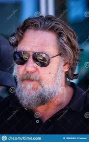 John lithgow ('bombshell') and russell crowe. Schauspieler Russell Crowe In Sydney Redaktionelles Foto Bild Von Russel Person 155638491