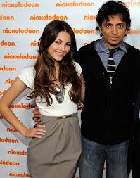 The film was narrated by nicola peltz and starred noah. Night Makes Appearance At Nickelodeon S Upfront M Night Fans