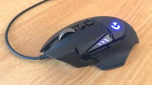Logitech updated its classic g502 gaming mouse to deliver even higher performance and more precise functionality than ever. Logitech G502 Hero Im Test Allround Gaming Maus Mit Neuem Sensor Computerbase