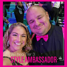 And I'm off 🚗💨 4:30 AM alarm... Gas tank filled... Iced Coffee in my  hand... and a bucket of Munchkins (cause its cute and filled up with sugary  treats 😋🤣) Next Stop