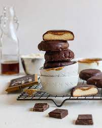 3 Ingredient Peanut Butter Banana Dog Treats Flora Vino Recipe Banana Dog Treat Recipe Almond Butter Chocolate Covered Cookies