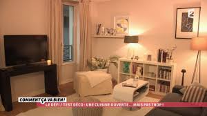 On peut échanger avec ses invités tout en mettant la dernière touche aux petits plats qu'on va leur servir. Deco Une Cuisine Ouverte Mais Pas Trop Ccvb Youtube