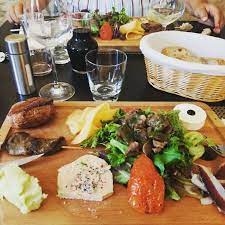 Lien dit barraque, 82270 montpezat de quercy france. Interieur Du Restaurant Picture Of Le Pre De Montpezat Montpezat De Quercy Tripadvisor