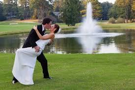 An excellent performer, the camera is just perfect for those shots that are to be taken from a distance during the wedding. Wedding Photography Tips To Get You Started