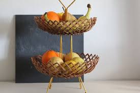 This is perfect for storage, holding, displaying and serving decorative items, nuts, candies, breads, vegetables or fruits such as apples, pears, tomato, oranges, etc. Vintage Wicker Fruit Stand Fruit Bowl Fruit Basket Straw Woven Etsy Vintage Wicker Fruit Stands Kitchen Decor List
