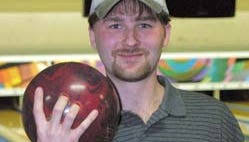 Szymanski settles for 800 series