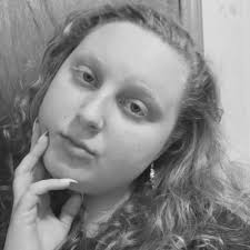 Alicia Daman (@alicialou33)