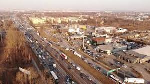Piesza potrącona przez autobus na bielanach, dachowanie na bródnie. Najpierw Bardzo Powazny Wypadek Z Udzialem Autobusu I Kilku Samochodow Prezentujemy Nagranie Z Dronu Nastepnie Potracenie Pieszego W Miejscu Gdzie Nie Powinno Go Byc Katowice Dzis